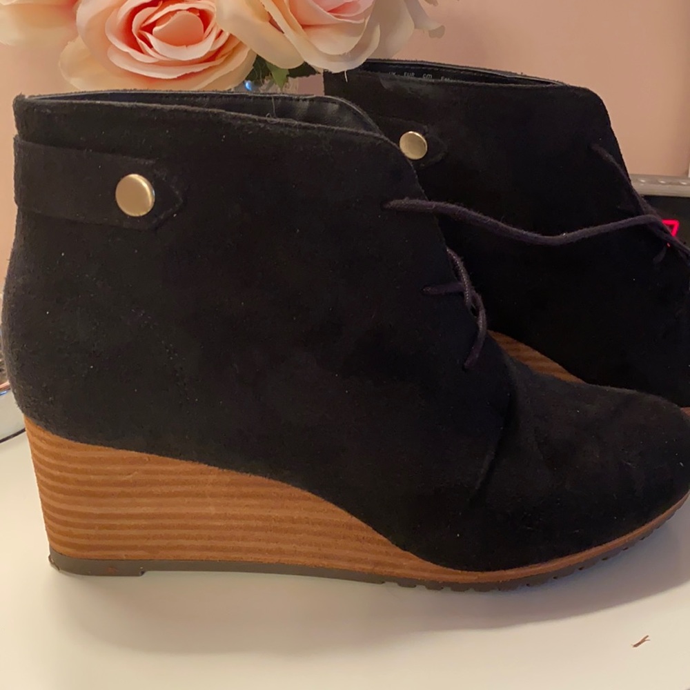 DR Scholl’s Dakota wedges worn once 8/12